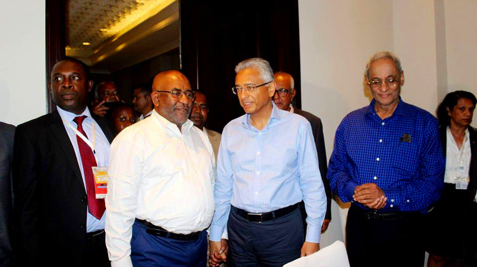 Le Président Azali s'est entretenu avec le Premier Ministre mauricien